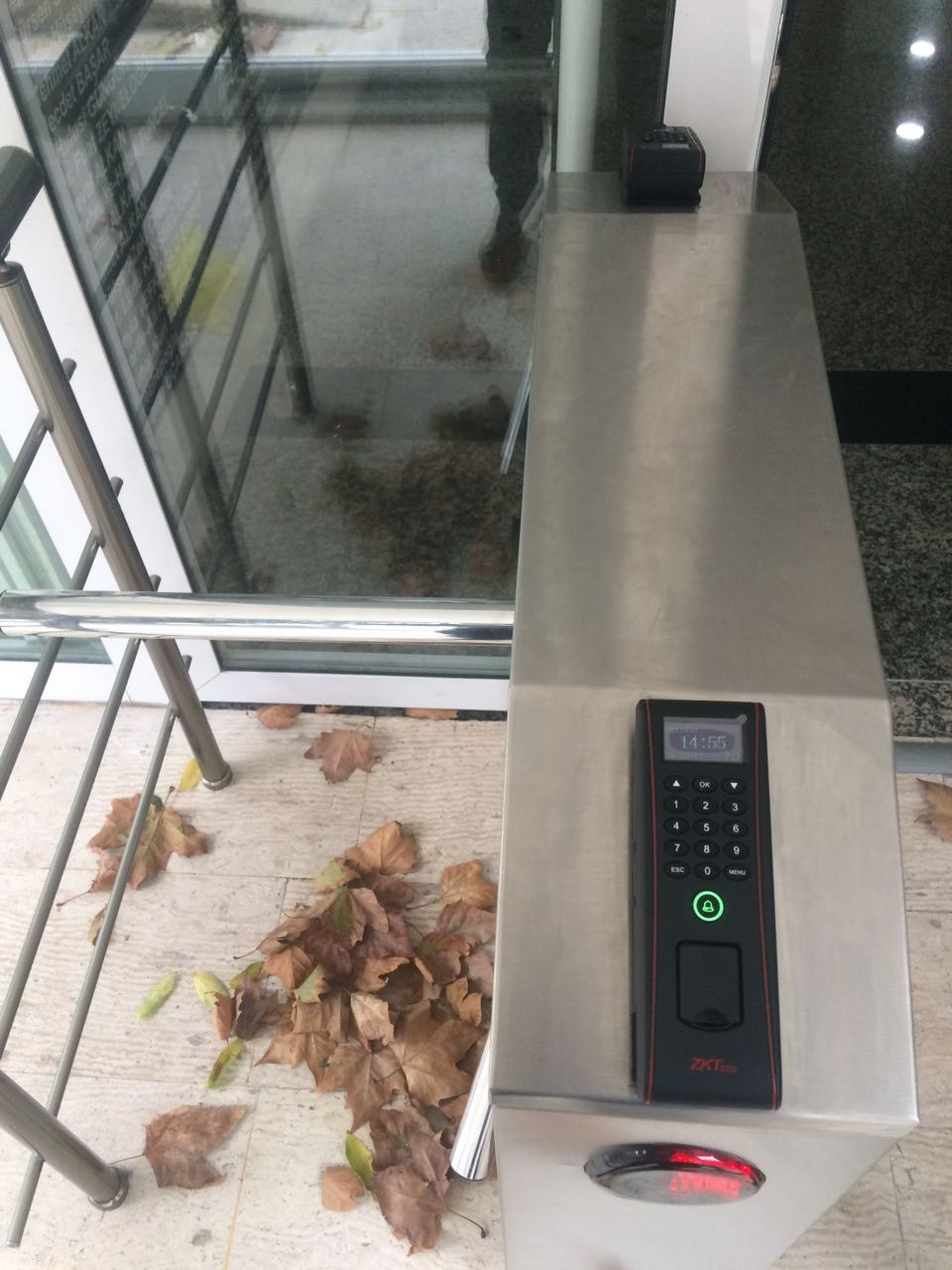 TF1700 Su Geçirmeyen Parmak İzi Okuyucu Montaj Görüntüleri